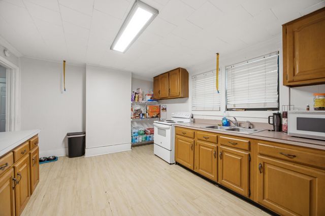 2009 Robbins Street, Chattanooga, TN 37404