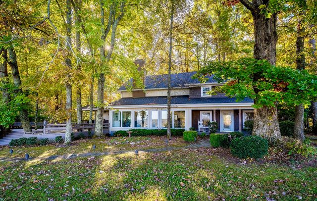 1824 Puckett Point Rd, Smithville, TN 37166