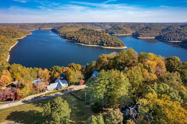 1824 Puckett Point Rd, Smithville, TN 37166