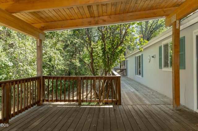 5195 Riverbanks Road, Grants Pass, OR 97527