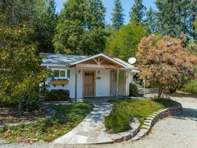 5195 Riverbanks Road, Grants Pass, OR 97527