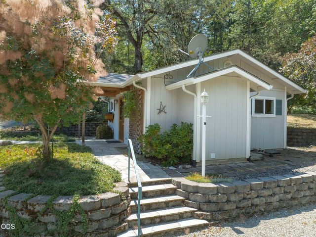 5195 Riverbanks Road, Grants Pass, OR 97527