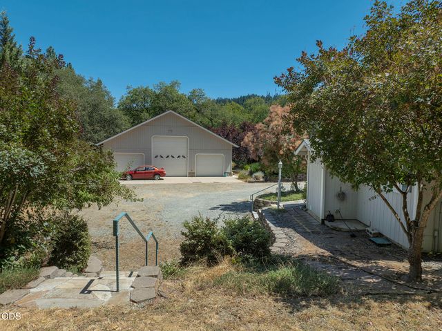 5195 Riverbanks Road, Grants Pass, OR 97527