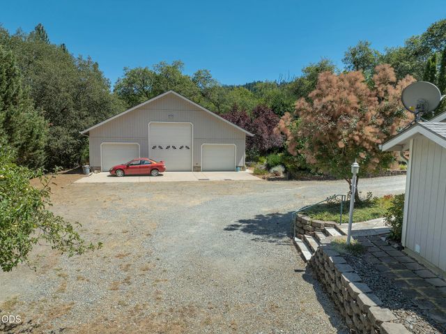 5195 Riverbanks Road, Grants Pass, OR 97527