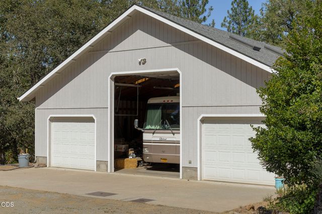 5195 Riverbanks Road, Grants Pass, OR 97527
