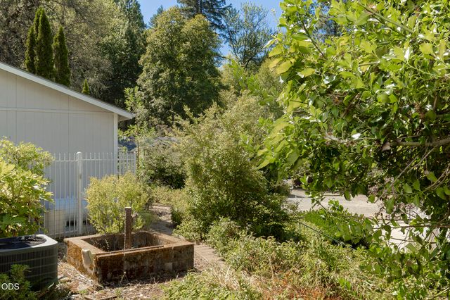 5195 Riverbanks Road, Grants Pass, OR 97527