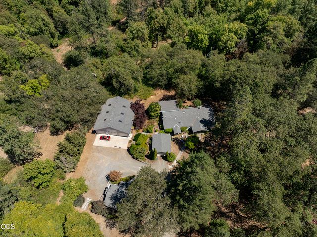 5195 Riverbanks Road, Grants Pass, OR 97527