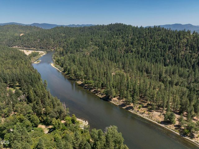 5195 Riverbanks Road, Grants Pass, OR 97527