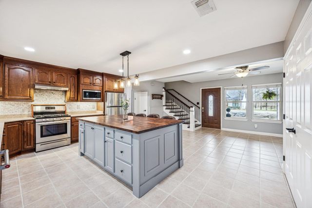 114 Upola CT, Bastrop, TX 78602