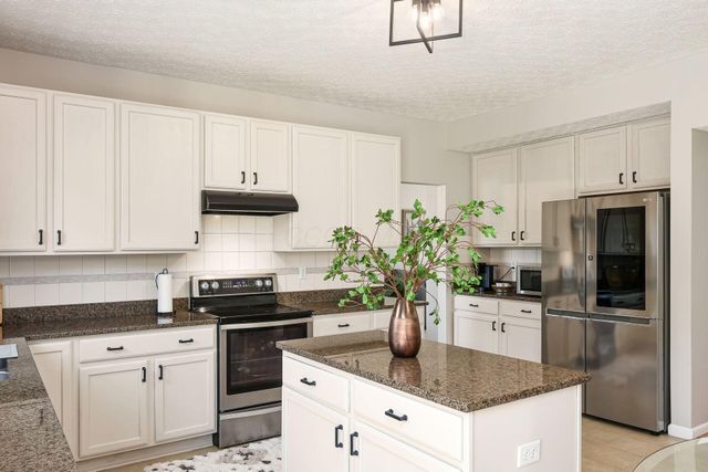 4446 Braithway Street, Hilliard, OH 43026