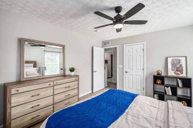 4446 Braithway Street, Hilliard, OH 43026