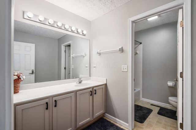 4446 Braithway Street, Hilliard, OH 43026