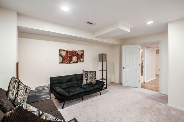 4446 Braithway Street, Hilliard, OH 43026