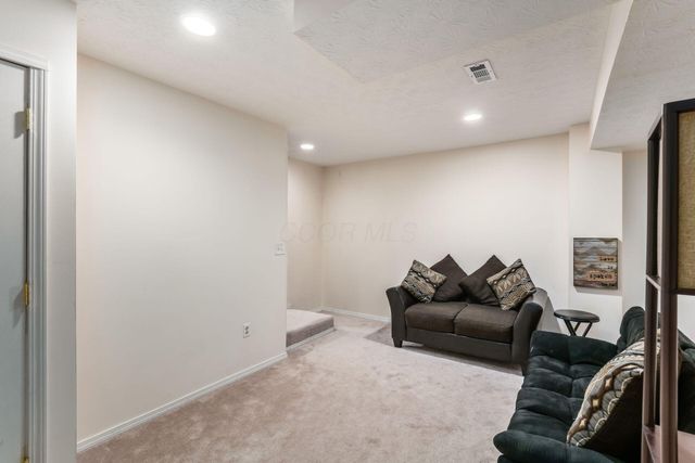 4446 Braithway Street, Hilliard, OH 43026