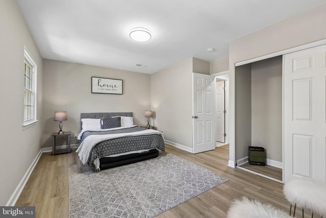 6302 PADDINGTON LN, Centreville, VA 20120