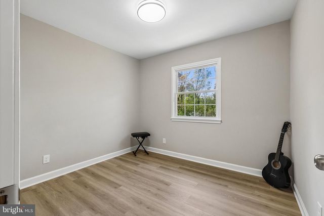 6302 PADDINGTON LN, Centreville, VA 20120