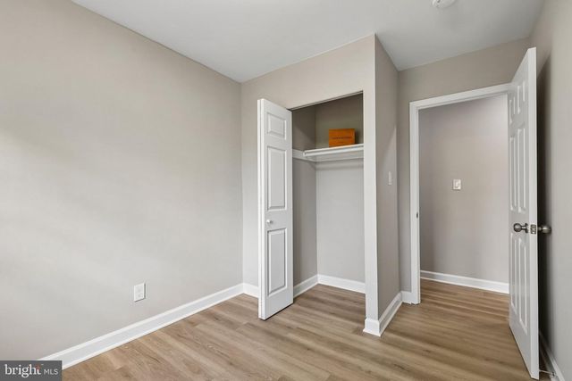 6302 PADDINGTON LN, Centreville, VA 20120