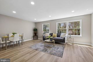 6302 PADDINGTON LN, Centreville, VA 20120