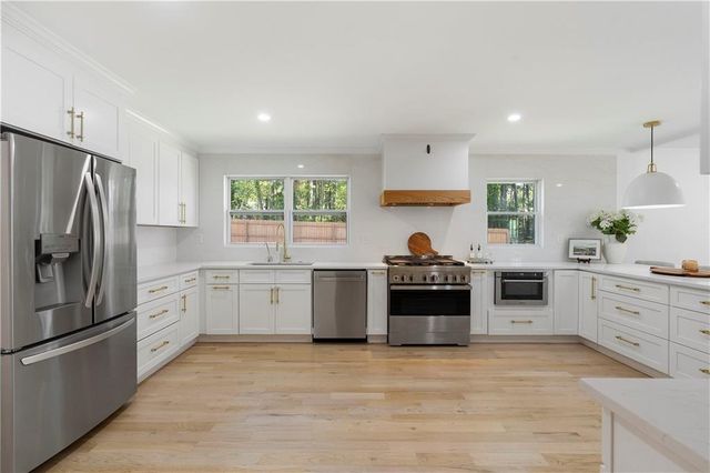 403 Rockbridge Road SW, Lilburn, GA 30047