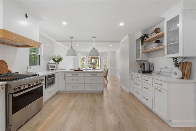 403 Rockbridge Road SW, Lilburn, GA 30047