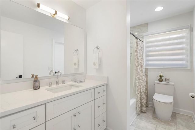 403 Rockbridge Road SW, Lilburn, GA 30047