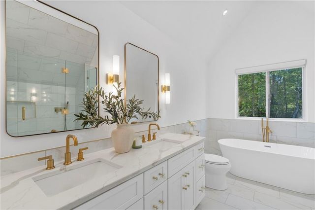 403 Rockbridge Road SW, Lilburn, GA 30047