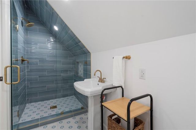 403 Rockbridge Road SW, Lilburn, GA 30047