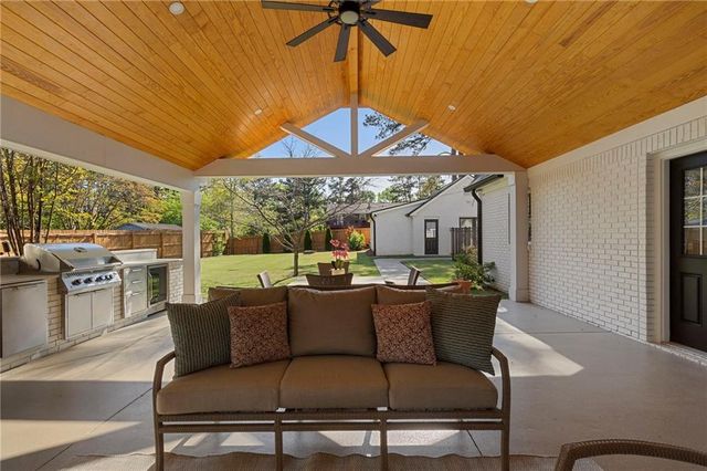 403 Rockbridge Road SW, Lilburn, GA 30047