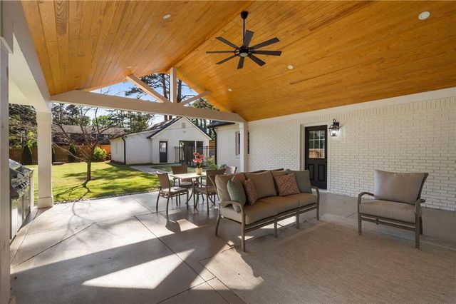 403 Rockbridge Road SW, Lilburn, GA 30047