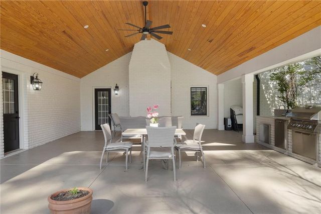 403 Rockbridge Road SW, Lilburn, GA 30047