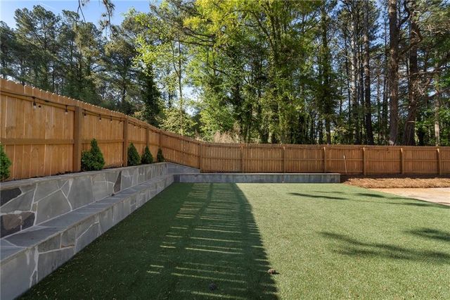 403 Rockbridge Road SW, Lilburn, GA 30047