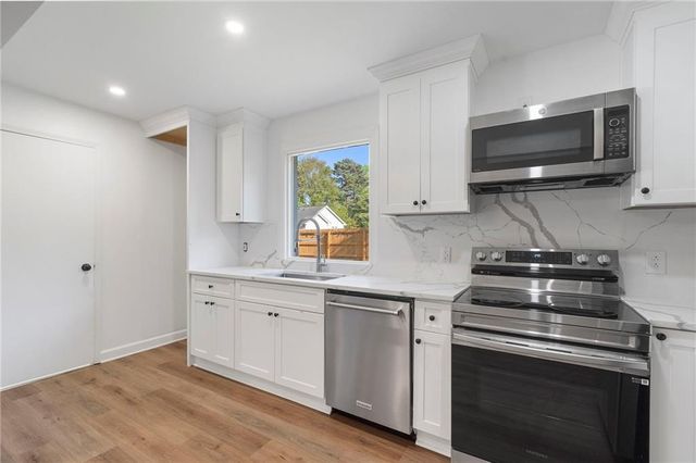 403 Rockbridge Road SW, Lilburn, GA 30047