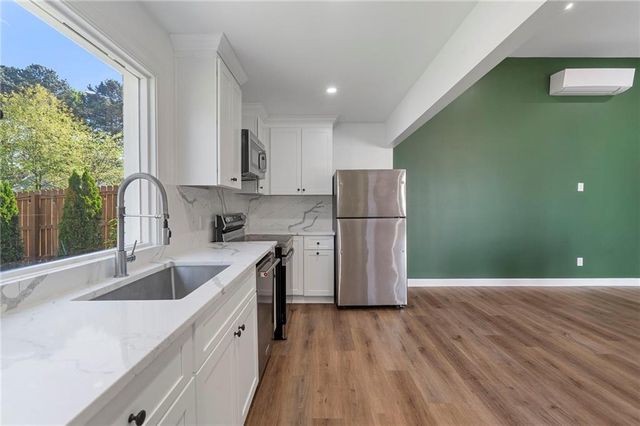 403 Rockbridge Road SW, Lilburn, GA 30047