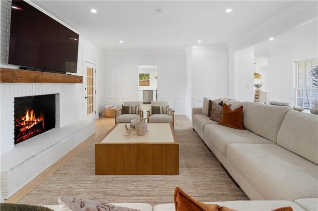 403 Rockbridge Road SW, Lilburn, GA 30047