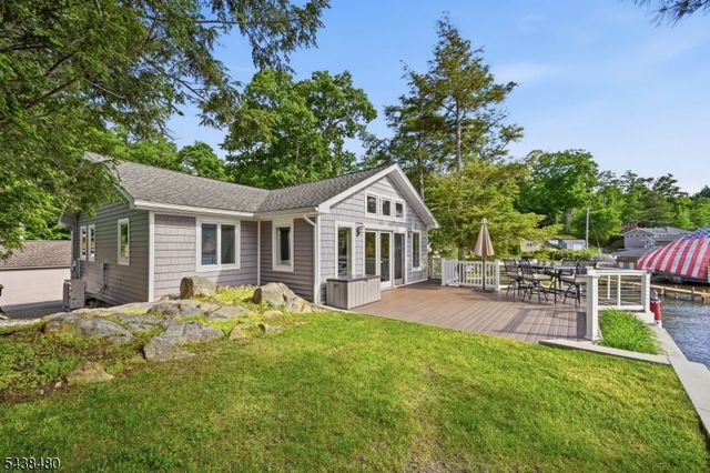 53 Shore Ave, Greenwood Lake, NY 10925