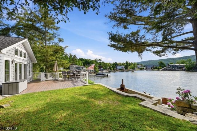 53 Shore Ave, Greenwood Lake, NY 10925