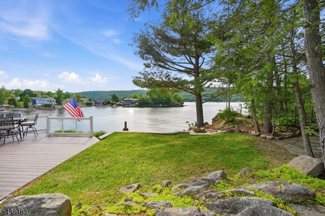 53 Shore Ave, Greenwood Lake, NY 10925