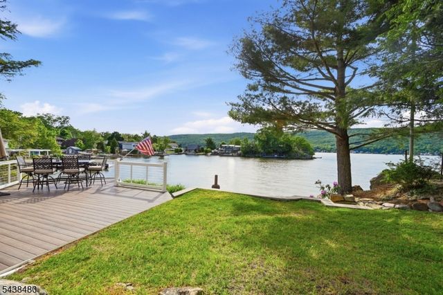 53 Shore Ave, Greenwood Lake, NY 10925
