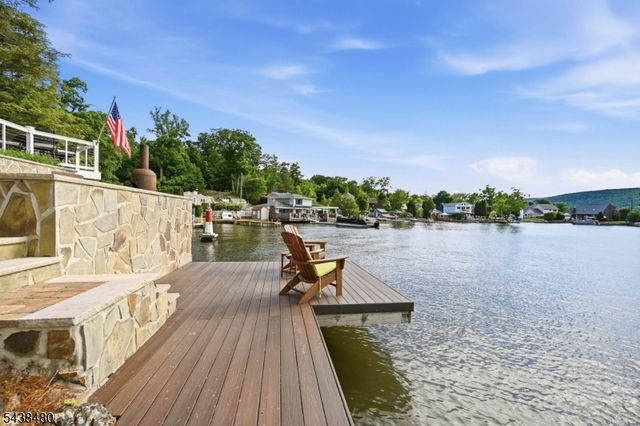 53 Shore Ave, Greenwood Lake, NY 10925