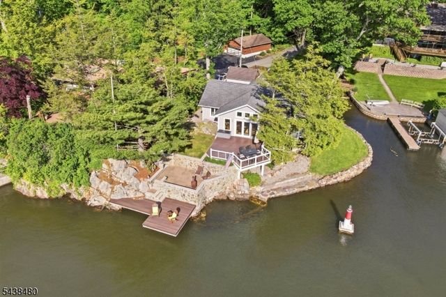 53 Shore Ave, Greenwood Lake, NY 10925