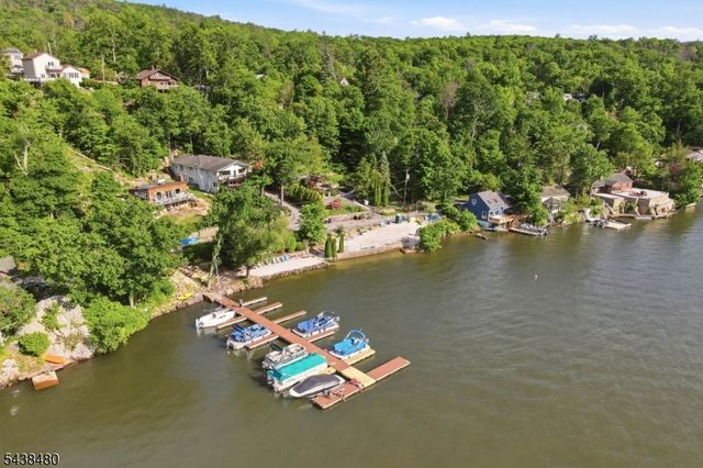 53 Shore Ave, Greenwood Lake, NY 10925