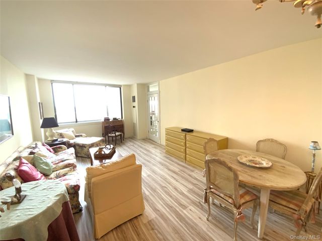 27010 Grand Central Parkway 10X, Floral Park, NY 11005