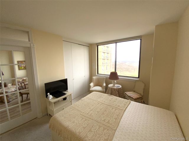 27010 Grand Central Parkway 10X, Floral Park, NY 11005