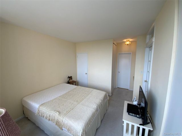 27010 Grand Central Parkway 10X, Floral Park, NY 11005