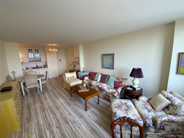 27010 Grand Central Parkway 10X, Floral Park, NY 11005