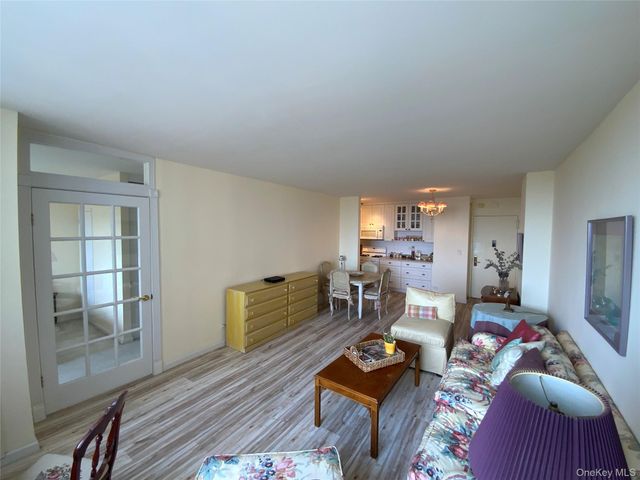 27010 Grand Central Parkway 10X, Floral Park, NY 11005