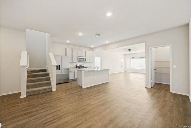 2074 Palmer Pl, San Antonio, TX 78109