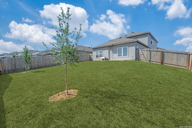 2074 Palmer Pl, San Antonio, TX 78109
