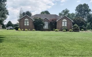 1000 Nina Dr, Springfield, TN 37172