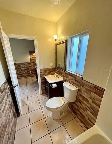 1336 W 109 Street, Los Angeles, CA 90044